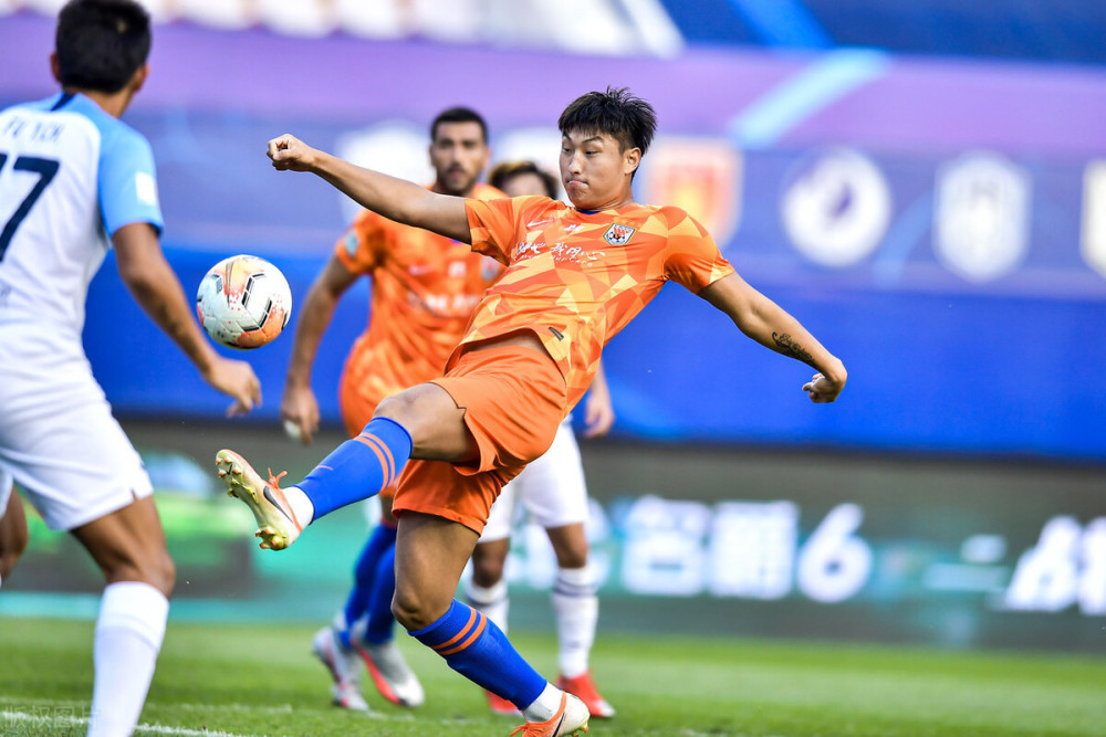 纷争升级！外援领衔，精彩绝伦战局展开，振奋人心的简单介绍