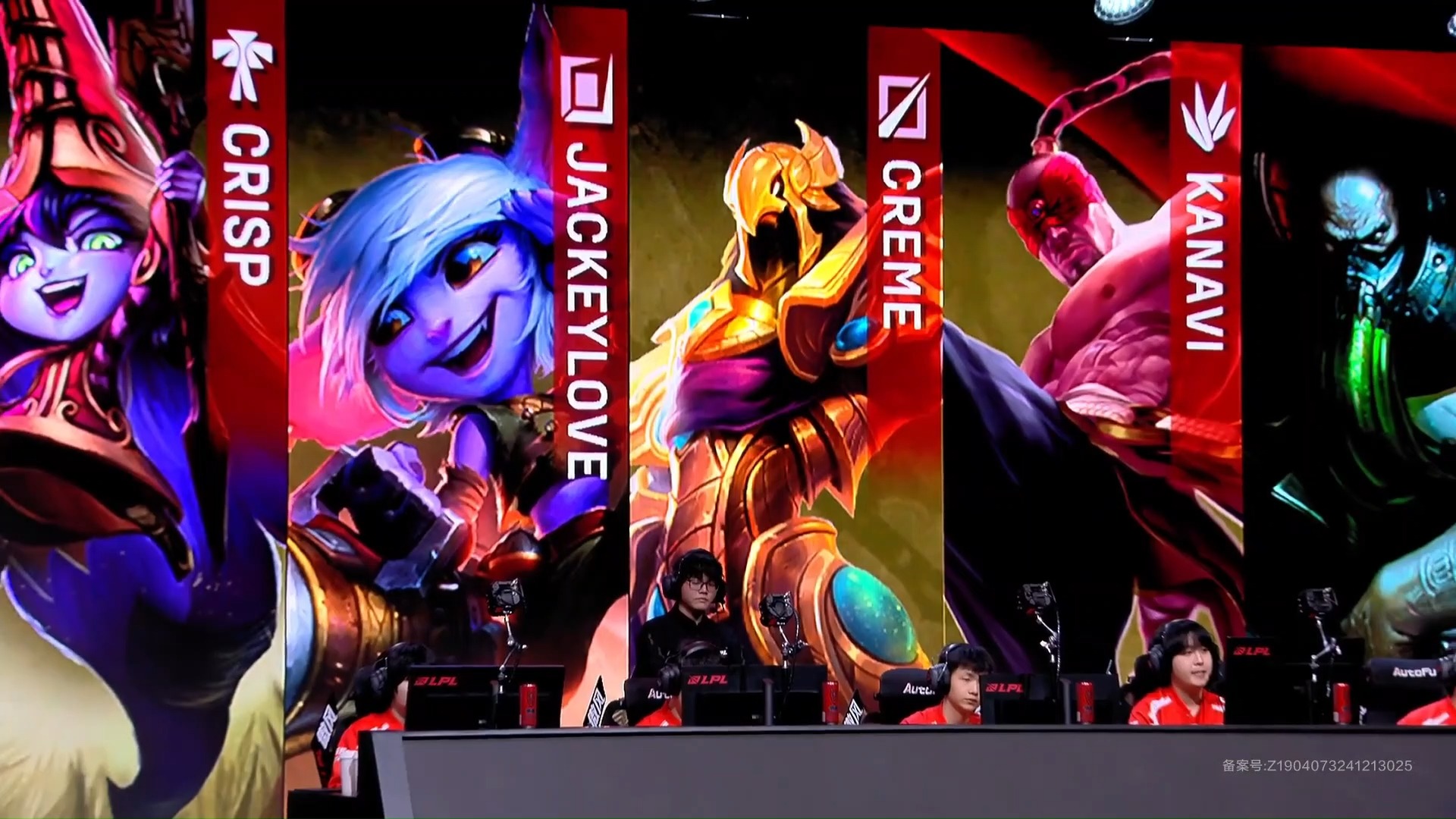 TL鏖战SHR,Peanut线上压制力十足宿敌对决四强赛,成为赛场最大亮点 TL鏖战SHR,Peanut线上压制力十足宿敌对决四强赛,成为赛场最大亮点